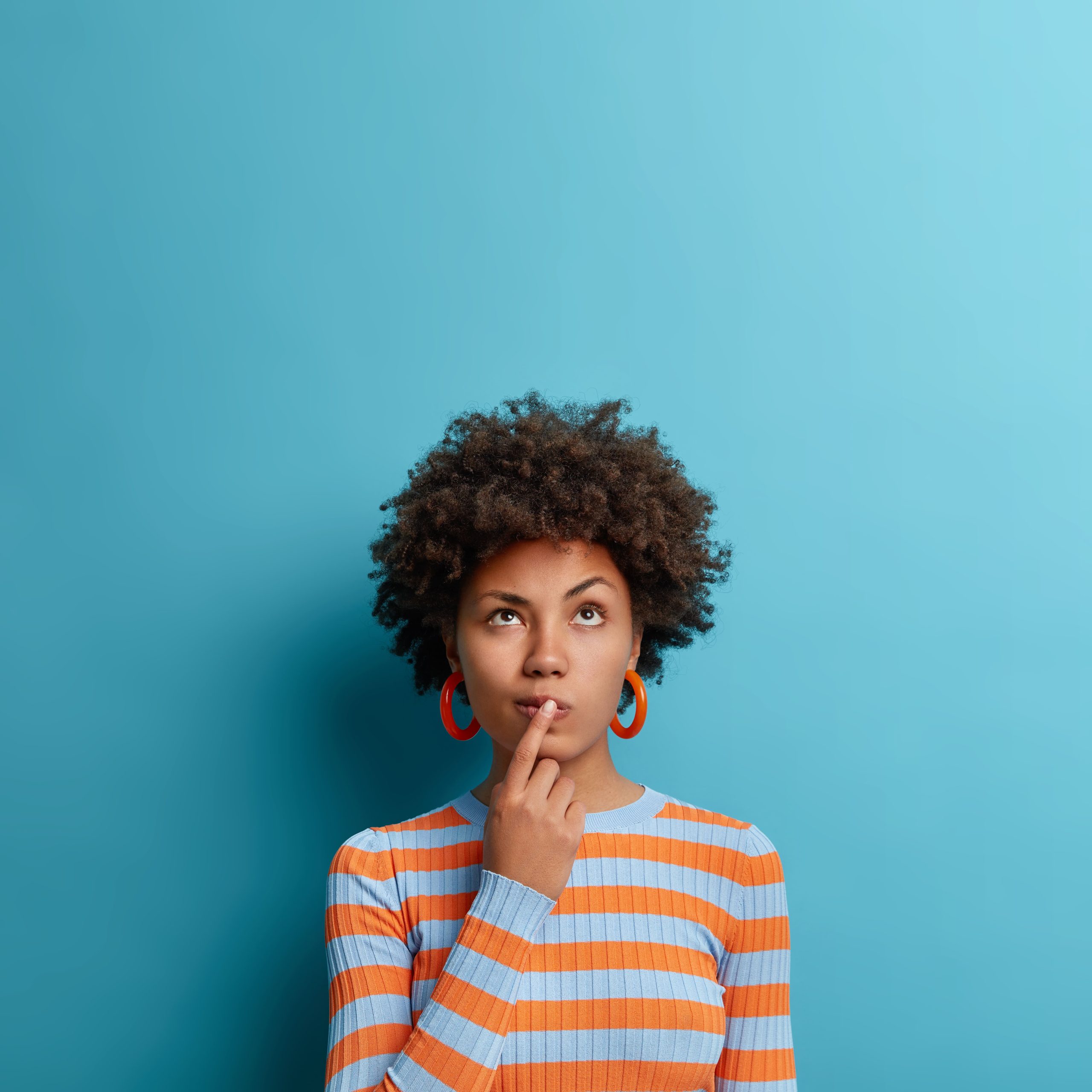 ¿Qué diferencia hay entre un hosting y un dominio web?